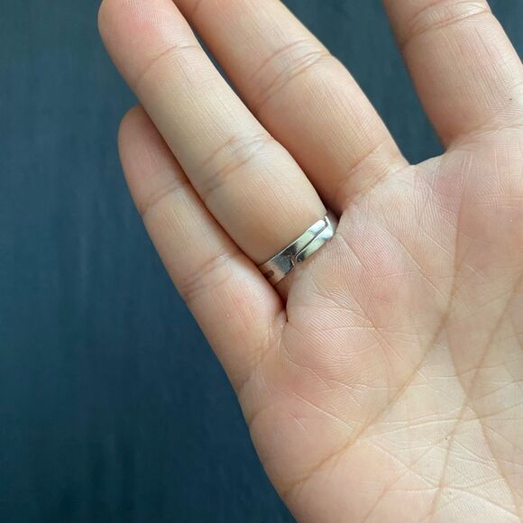 Kids Fun and Bold Purple Translucent Plastic Crystal Flower Ring - Picture 3 of 5